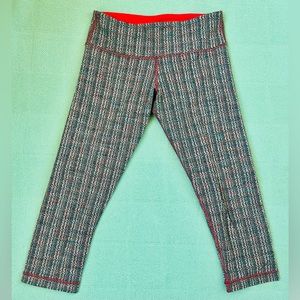 Lululemon size 6 red checkered capri leggings